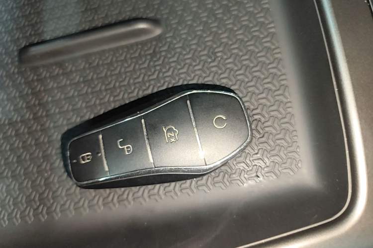 Used BYD Song Pro New Energy 2025 Second-Generation DM-i 75KM Overachiever Trim Interior 1