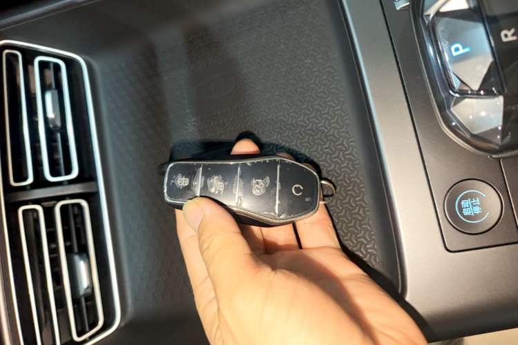 Used BYD Song Pro New Energy 2025 Second-Generation DM-i 75KM Overachiever Trim Interior 1