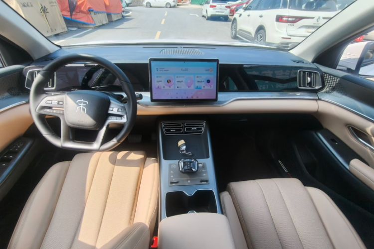 Used BYD Song Pro New Energy 2025 Second-Generation DM-i 75KM Leading Edition Interior 1