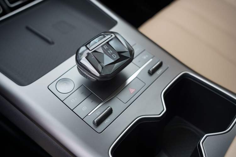 Used BYD Song Pro New Energy 2025 Second-Generation DM-i 115KM Overachiever Trim Interior 1