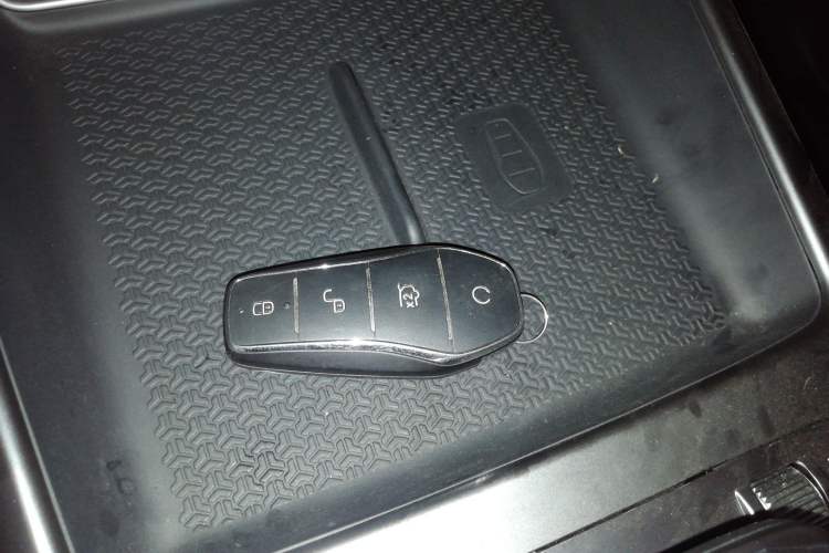 Used BYD Song Pro New Energy 2025 Second-Generation DM-i 115KM Overachiever Trim Interior 1
