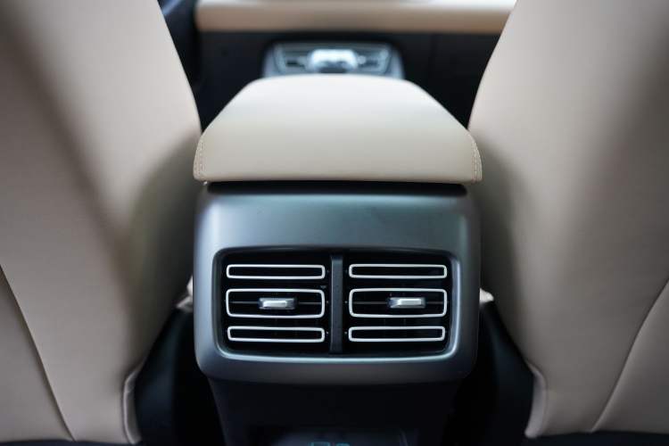Used BYD Song Pro New Energy 2025 Second-Generation DM-i 115KM Overachiever Trim Interior 11