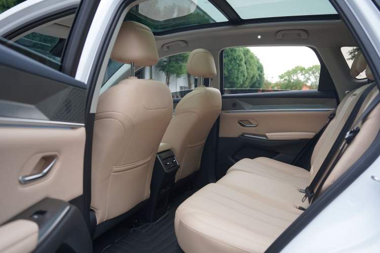 Used BYD Song Pro New Energy 2025 Second-Generation DM-i 115KM Overachiever Trim Interior 12