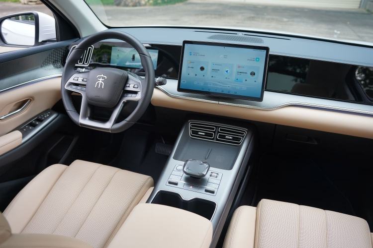 Used BYD Song Pro New Energy 2025 Second-Generation DM-i 115KM Overachiever Trim Interior 2