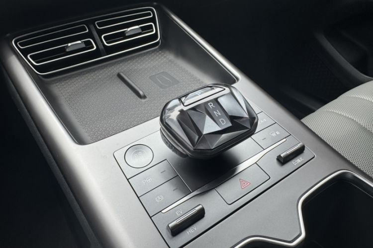 Used BYD Song Pro New Energy 2025 2nd Generation Intelligent Driving Version DM-i 75KM Leading Edition Interior 4