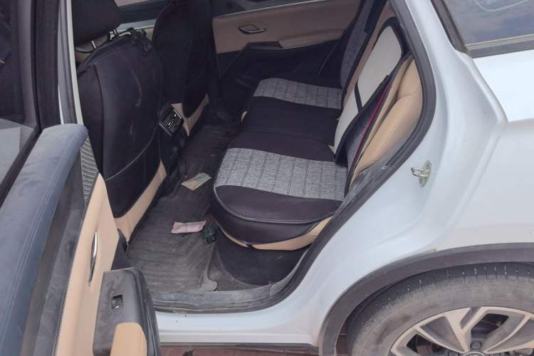 Used BYD Song Pro New Energy 2025 Second-Generation DM-i 115KM Overachiever Trim Interior 4