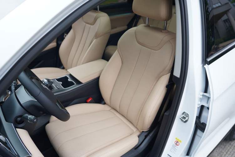 Used BYD Song Pro New Energy 2025 Second-Generation DM-i 115KM Overachiever Trim Interior 4