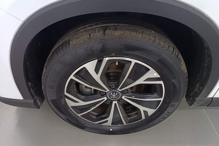 Used BYD Song Pro New Energy 2025 2nd Generation Intelligent Driving Version DM-i 75KM Overachiever Trim Left Front Wheel Hub
