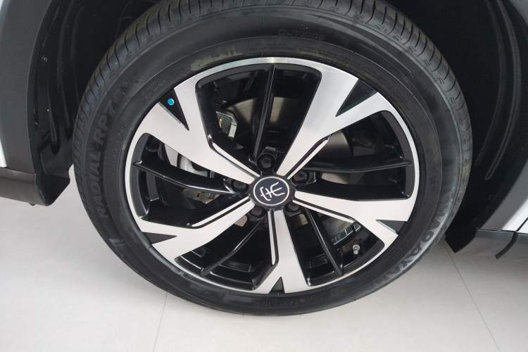 Used BYD Song Pro New Energy 2025 Second-Generation DM-i 115KM Excellence Version Left Front Wheel Hub
