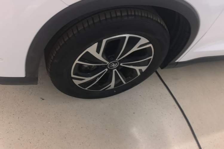 Used BYD Song Pro New Energy 2025 2nd Generation Intelligent Driving Version DM-i 75KM Overachiever Trim Left Front Wheel Hub