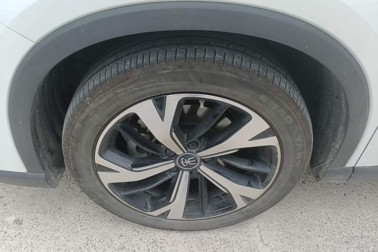 Used BYD Song Pro New Energy 2025 Second-Generation DM-i 115KM Excellence Version Left Front Wheel Hub