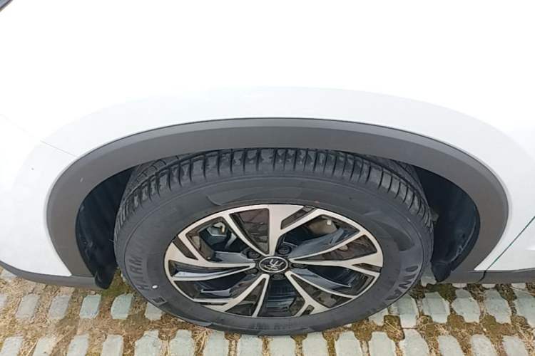 Used BYD Song Pro New Energy 2025 Second-Generation DM-i 75KM Leading Edition Left Front Wheel Hub