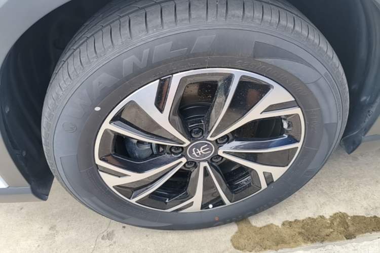 Used BYD Song Pro New Energy 2025 Second-Generation DM-i 75KM Leading Edition Left Front Wheel Hub
