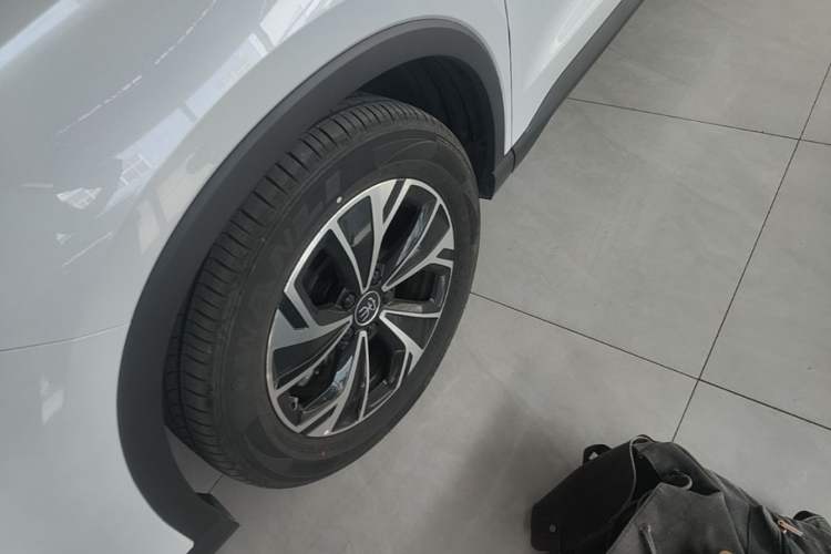 Used BYD Song Pro New Energy 2025 Second-Generation Intelligent Driving Version DM-i 115KM Superior Trim Left Front Wheel Hub