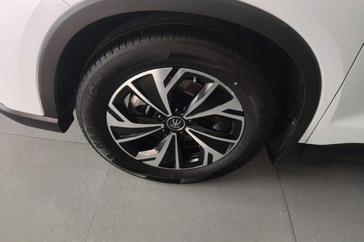 Used BYD Song Pro New Energy 2025 Second-Generation DM-i 75KM Overachiever Trim Left Front Wheel Hub
