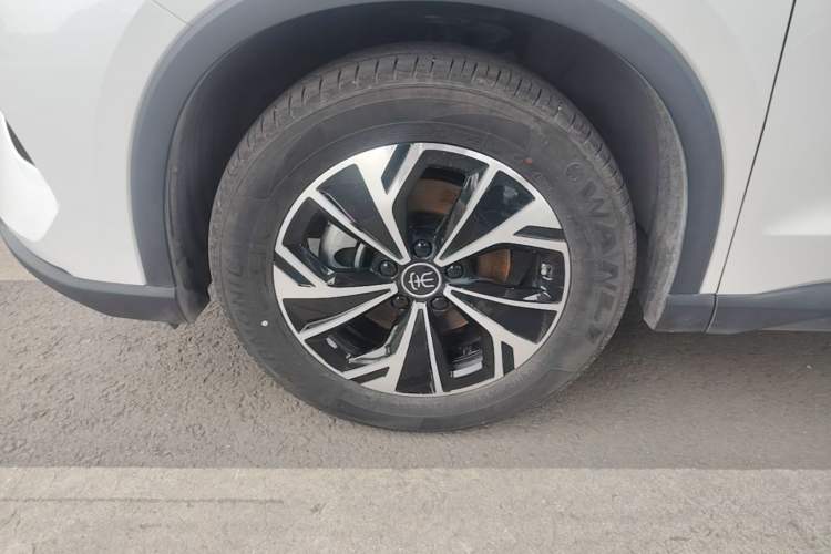 Used BYD Song Pro New Energy 2025 Second-Generation DM-i 75KM Leading Edition Left Front Wheel Hub