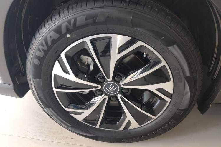 Used BYD Song Pro New Energy 2025 2nd Generation Intelligent Driving Version DM-i 75KM Leading Edition Left Front Wheel Hub