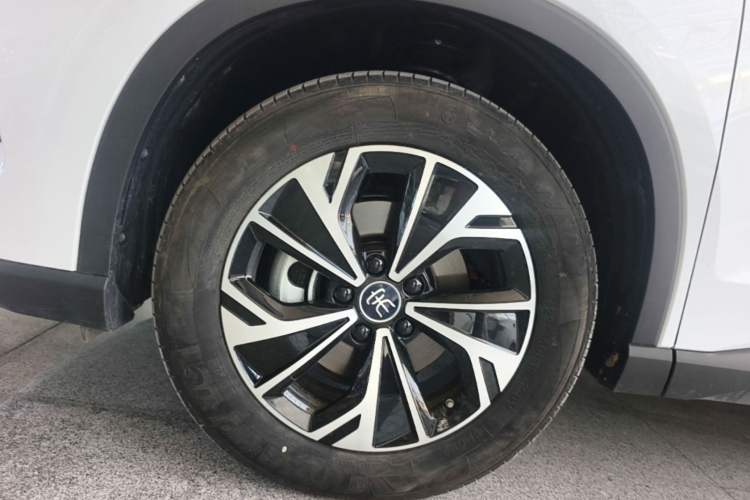 Used BYD Song Pro New Energy 2025 Second-Generation DM-i 75KM Leading Edition Left Front Wheel Hub