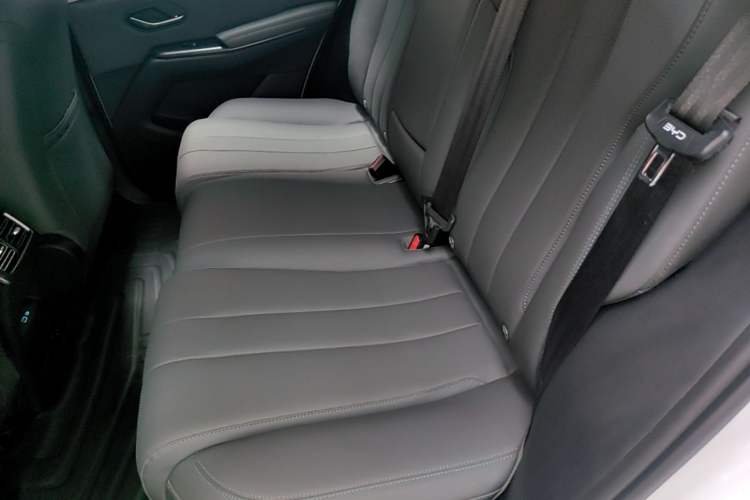Used BYD Song Pro New Energy 2025 2nd Generation Intelligent Driving Version DM-i 75KM Leading Edition Left Rear Seat