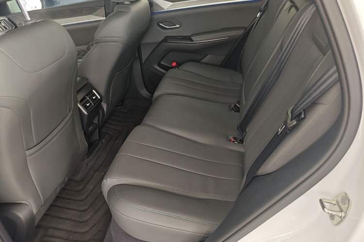 Used BYD Song Pro New Energy 2025 Second-Generation Intelligent Driving Version DM-i 115KM Excellence Edition Left Rear Seat