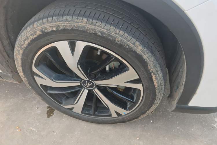 Used BYD Song Pro New Energy 2025 Second-Generation DM-i 115KM Excellence Version Right Front Wheel Hub