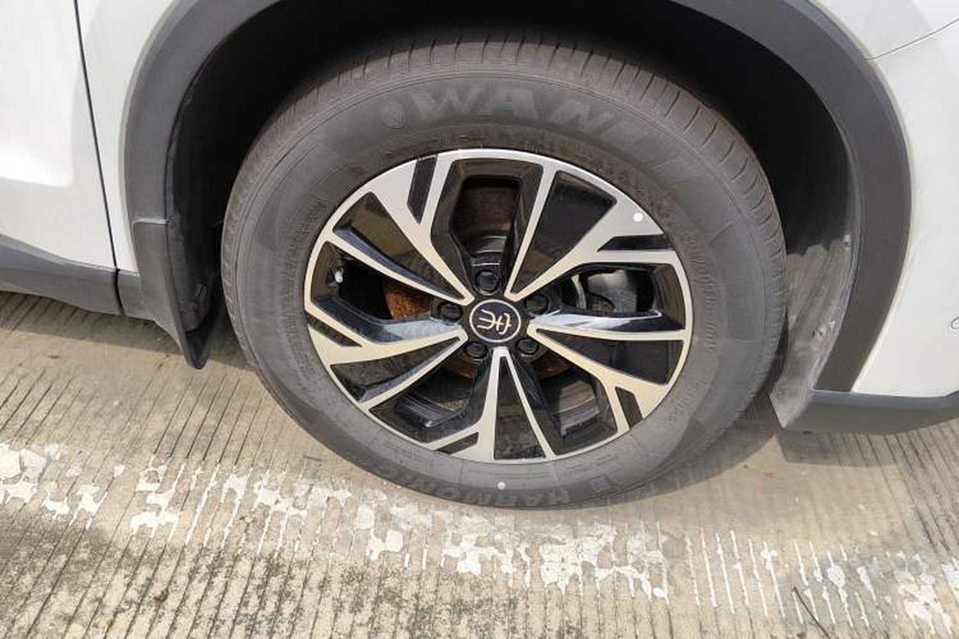 Used BYD Song Pro New Energy 2025 2nd Generation Intelligent Driving Version DM-i 75KM Leading Edition Right Front Wheel Hub