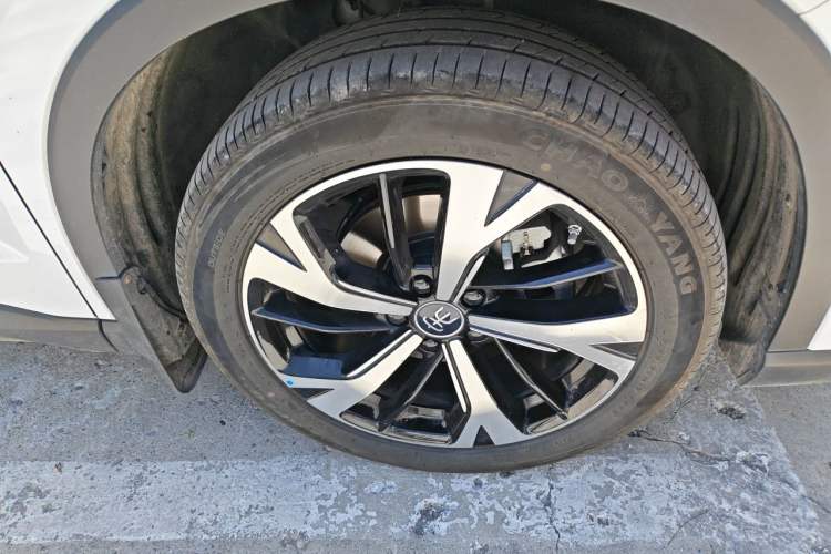 Used BYD Song Pro New Energy 2025 Second-Generation DM-i 115KM Excellence Version Right Front Wheel Hub