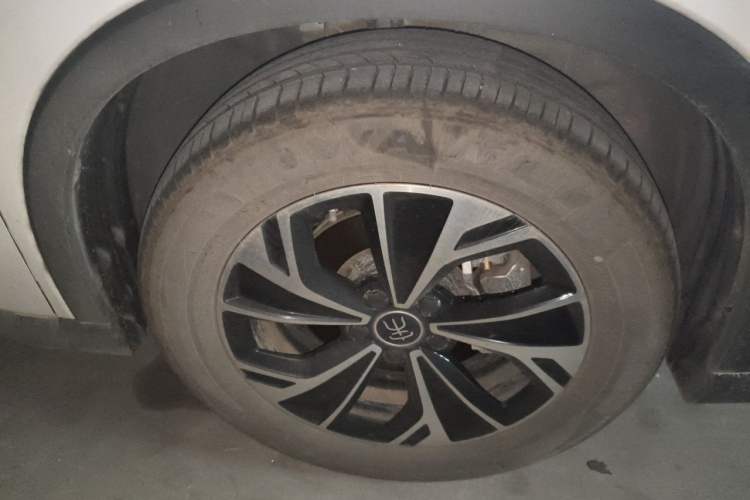 Used BYD Song Pro New Energy 2025 Second-Generation DM-i 115KM Overachiever Trim Right Front Wheel Hub