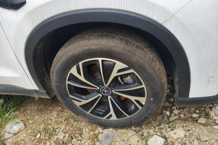 Used BYD Song Pro New Energy 2025 2nd Generation Intelligent Driving Version DM-i 75KM Leading Edition Right Front Wheel Hub