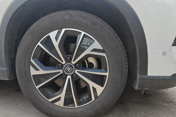 Used BYD Song Pro New Energy 2025 2nd Generation Intelligent Driving Version DM-i 75KM Leading Edition Right Front Wheel Hub