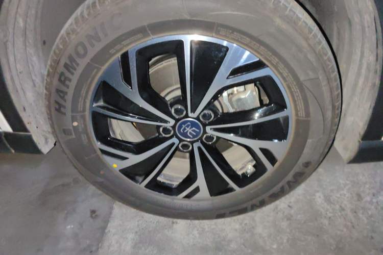 Used BYD Song Pro New Energy 2025 2nd Generation Intelligent Driving Version DM-i 75KM Leading Edition Right Front Wheel Hub