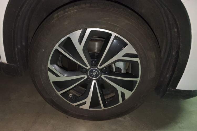 Used BYD Song Pro New Energy 2025 Second-Generation DM-i 75KM Leading Edition Right Front Wheel Hub