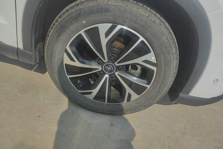 Used BYD Song Pro New Energy 2025 Second-Generation Intelligent Driving Version DM-i 115KM Superior Trim Right Front Wheel Hub