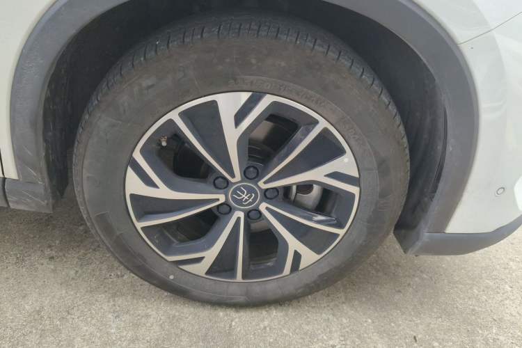 Used BYD Song Pro New Energy 2025 Second-Generation Intelligent Driving Version DM-i 115KM Superior Trim Right Front Wheel Hub
