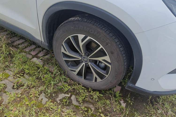 Used BYD Song Pro New Energy 2025 Second-Generation Intelligent Driving Version DM-i 115KM Superior Trim Right Front Wheel Hub