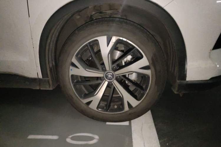 Used BYD Song Pro New Energy 2025 Second-Generation DM-i 115KM Excellence Version Right Front Wheel Hub