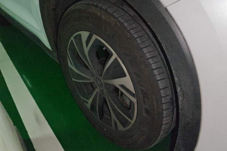 Used BYD Song Pro New Energy 2025 Second-Generation DM-i 115KM Overachiever Trim Right Front Wheel Hub