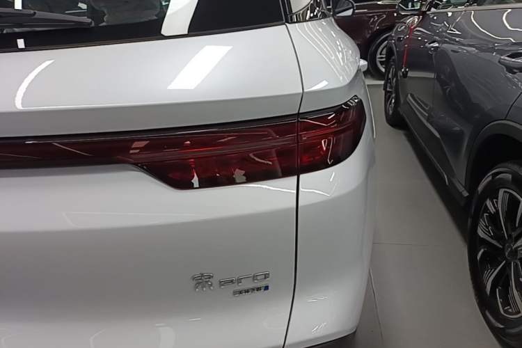 Used BYD Song Pro New Energy 2025 2nd Generation Intelligent Driving Version DM-i 75KM Overachiever Trim Right Rear Taillight