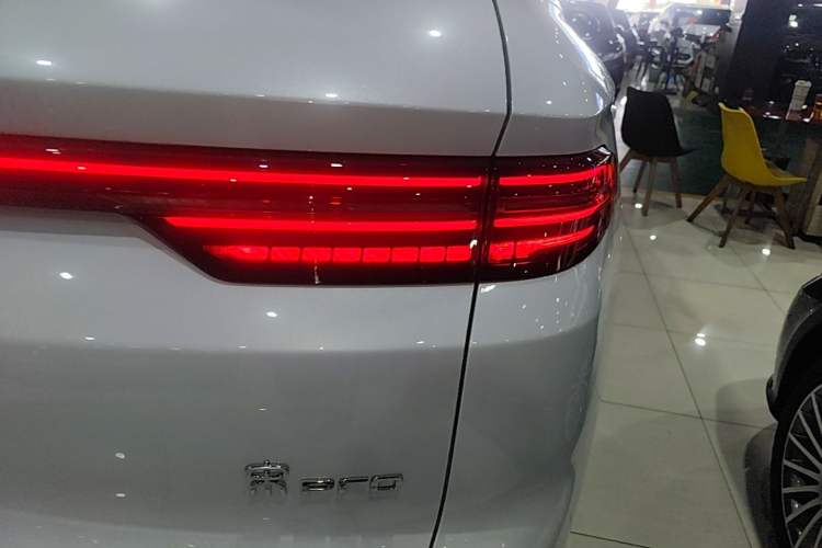 Used BYD Song Pro New Energy 2025 Second-Generation DM-i 75KM Overachiever Trim Right Rear Taillight