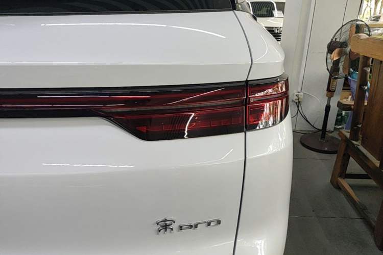 Used BYD Song Pro New Energy 2025 Second-Generation DM-i 75KM Leading Edition Right Rear Taillight