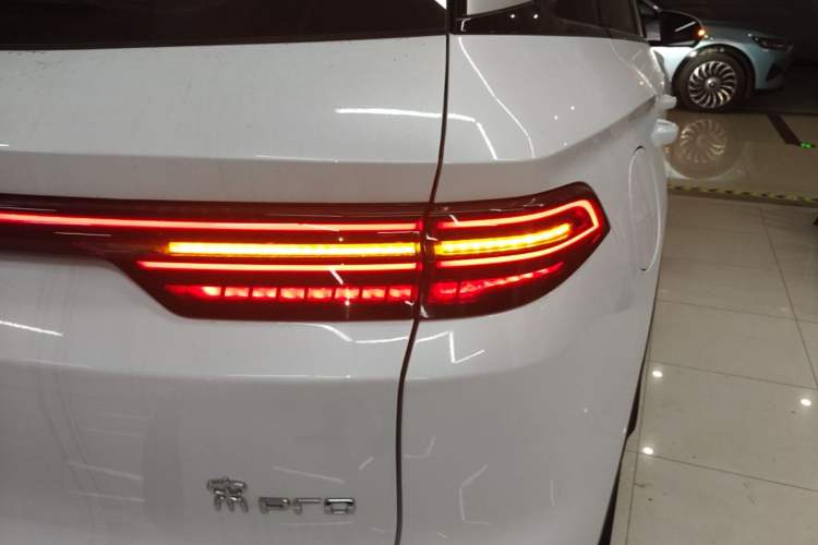 Used BYD Song Pro New Energy 2025 Second-Generation DM-i 75KM Leading Edition Right Rear Taillight