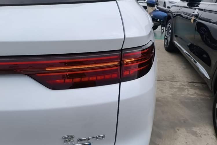 Used BYD Song Pro New Energy 2025 Second-Generation DM-i 75KM Leading Edition Right Rear Taillight