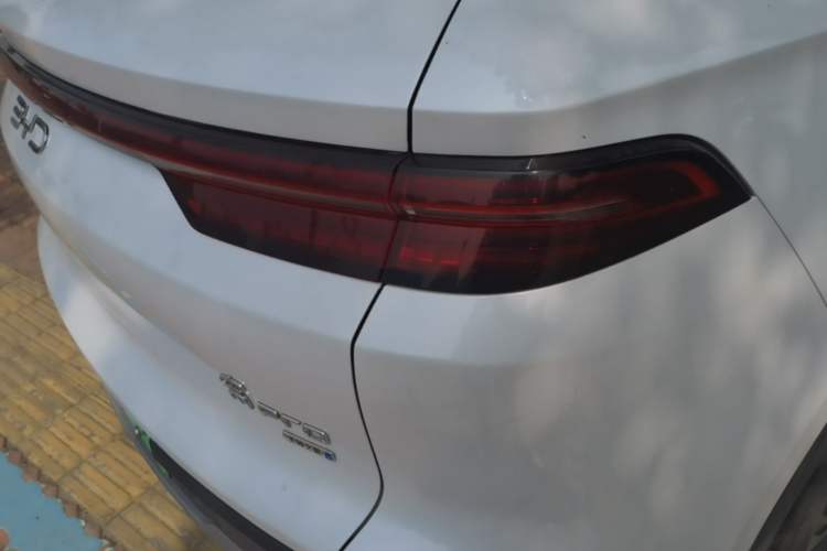 Used BYD Song Pro New Energy 2025 Second-Generation Intelligent Driving Version DM-i 115KM Superior Trim Right Rear Taillight