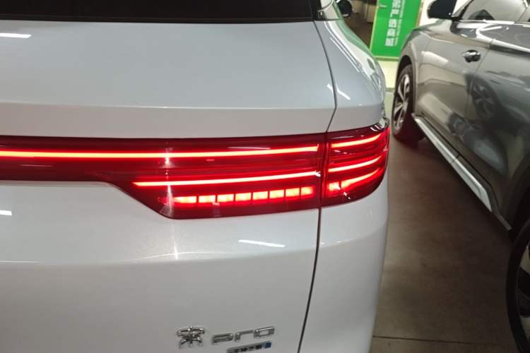 Used BYD Song Pro New Energy 2025 Second-Generation Intelligent Driving Version DM-i 115KM Excellence Edition Right Rear Taillight