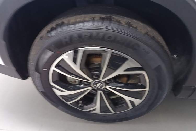 Used BYD Song Pro New Energy 2025 2nd Generation Intelligent Driving Version DM-i 75KM Overachiever Trim Right Rear Wheel Hub
