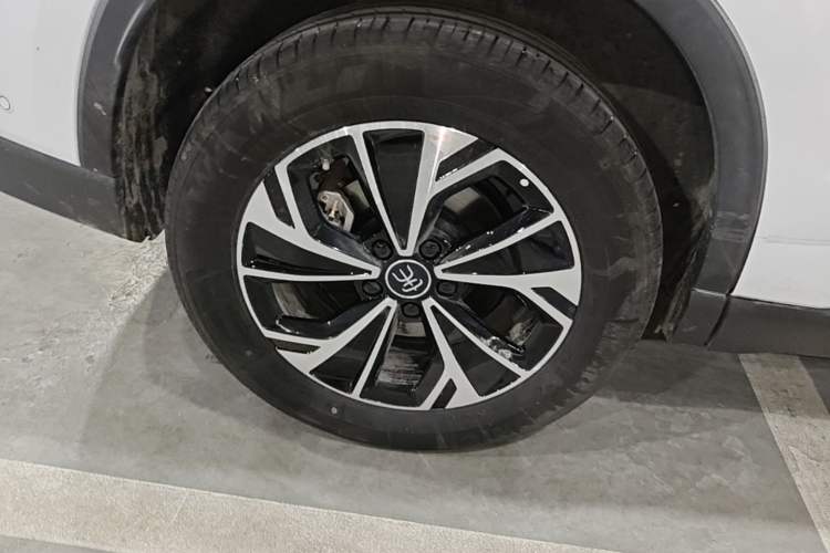 Used BYD Song Pro New Energy 2025 2nd Generation Intelligent Driving Version DM-i 75KM Leading Edition Right Rear Wheel Hub