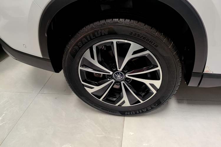 Used BYD Song Pro New Energy 2025 2nd Generation Intelligent Driving Version DM-i 75KM Leading Edition Right Rear Wheel Hub