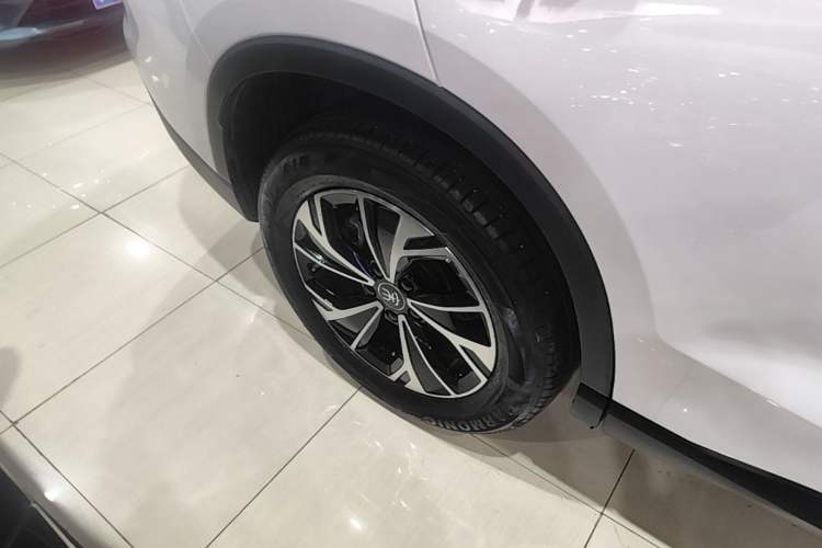 Used BYD Song Pro New Energy 2025 Second-Generation DM-i 75KM Overachiever Trim Right Rear Wheel Hub