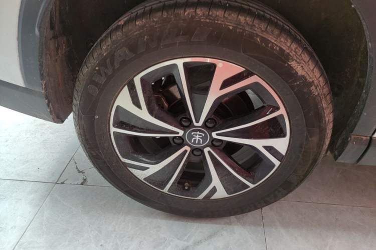 Used BYD Song Pro New Energy 2025 2nd Generation Intelligent Driving Version DM-i 75KM Leading Edition Right Rear Wheel Hub