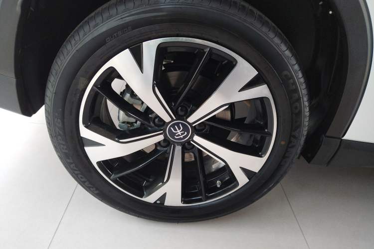 Used BYD Song Pro New Energy 2025 Second-Generation DM-i 115KM Excellence Version Right Rear Wheel Hub